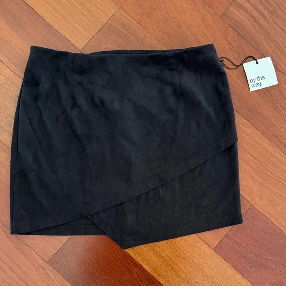 by the way. Black Asymmetrical Skirt - Picture 1 of 2